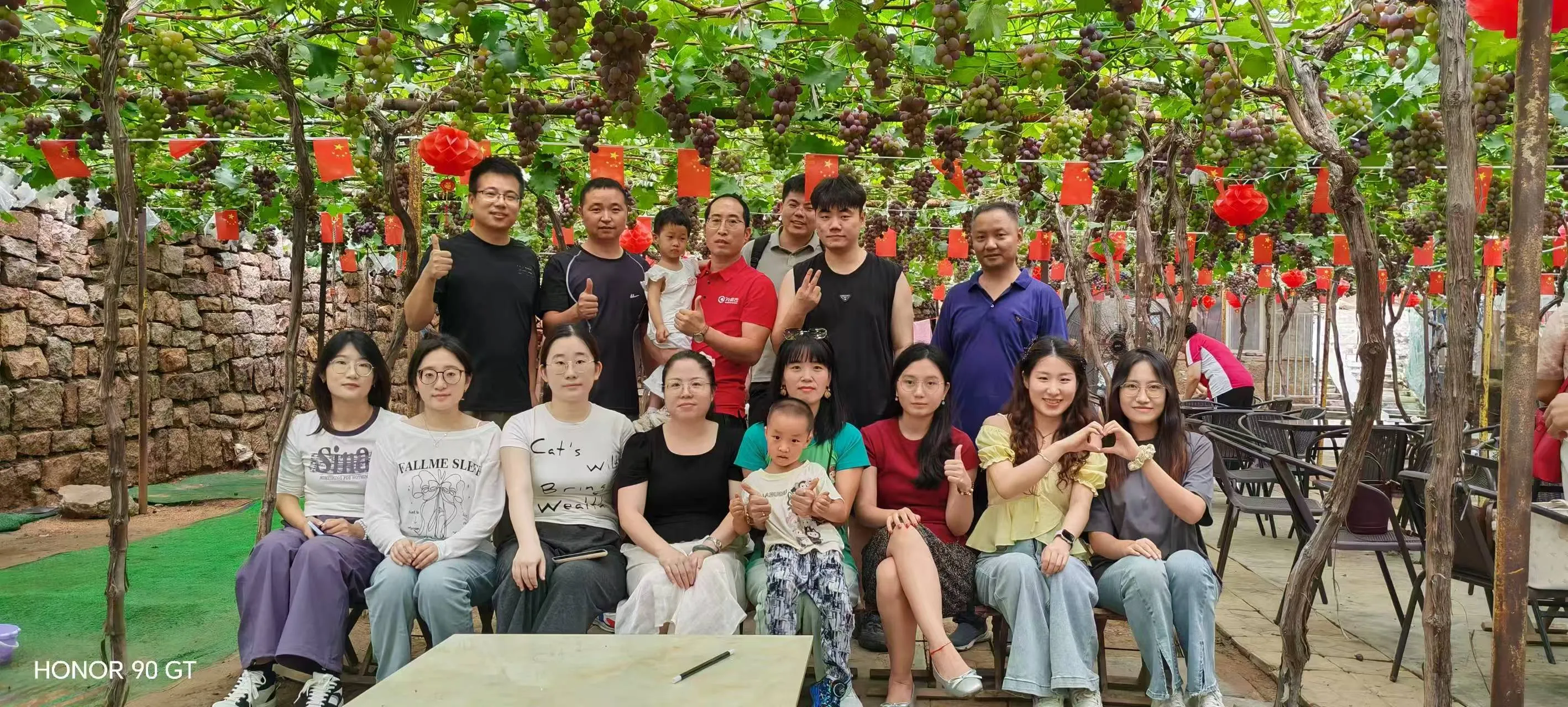 Isang araw ng kasiyahan at pagpapahinga para sa mga kawani ng kumpanya ng Zemeijia