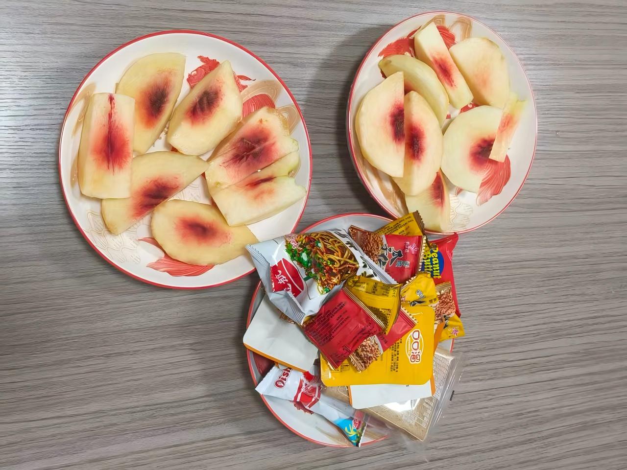 Ang mga milokoton at meryenda ay pinalakas ang hapon ng Zemeijia