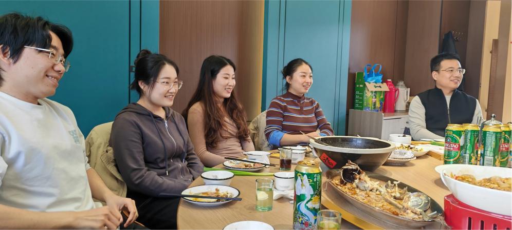 Binabalot ang Holiday Cheer at I-unbox ang Bagong Simula