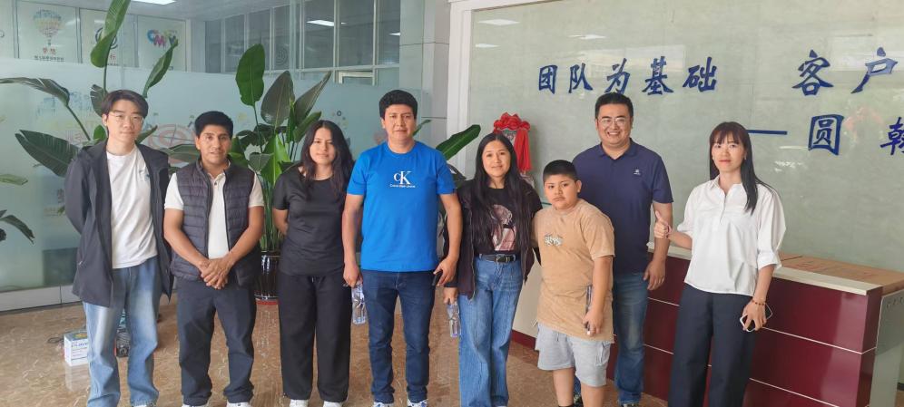 Tinatanggap ng ZMJ Packaging ang mga Peruvian Client para sa On Site Factory Inspection at Order Finalization