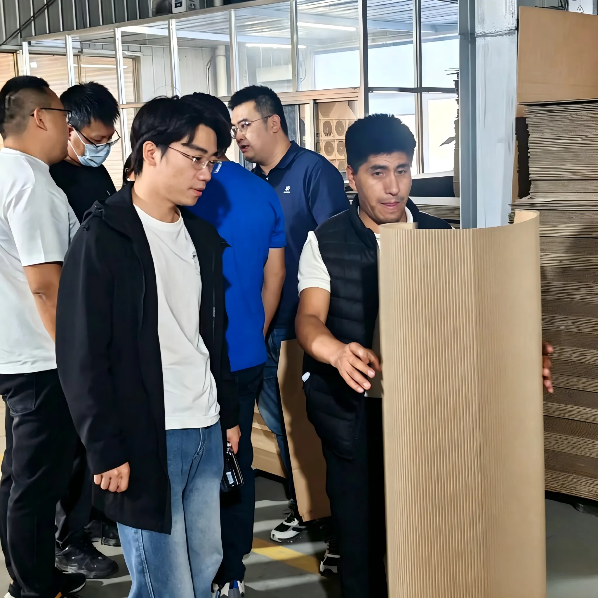Tinatanggap ng ZMJ Packaging ang mga Peruvian Client para sa On Site Factory Inspection at Order Finalization
